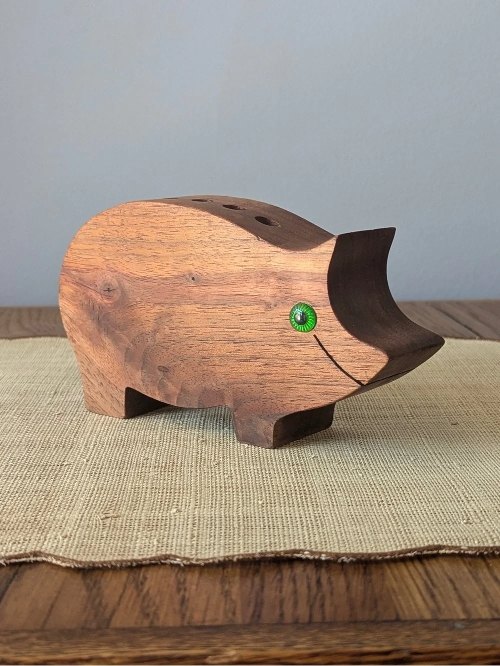 Vintage Hand-carved Wooden Walnut Green-eyed Pig Pencil Holder Desk Organizer 🐷